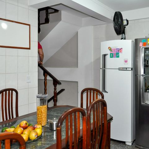 Casa à venda com 160m², 5 quartos e 2 vagas Casa à venda com 160m², 5 quartos e 2 vagasCozinha