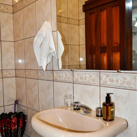 Casa à venda com 160m², 5 quartos e 2 vagas Casa à venda com 160m², 5 quartos e 2 vagasLavabo