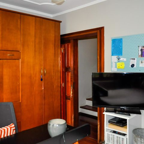 Casa à venda com 160m², 5 quartos e 2 vagas Casa à venda com 160m², 5 quartos e 2 vagasSuíte 1