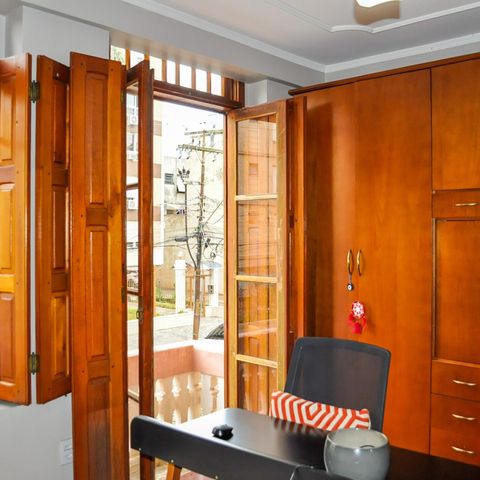 Casa à venda com 160m², 5 quartos e 2 vagas Casa à venda com 160m², 5 quartos e 2 vagasSuíte 1