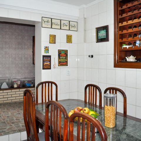 Casa à venda com 160m², 5 quartos e 2 vagas Casa à venda com 160m², 5 quartos e 2 vagasCozinha