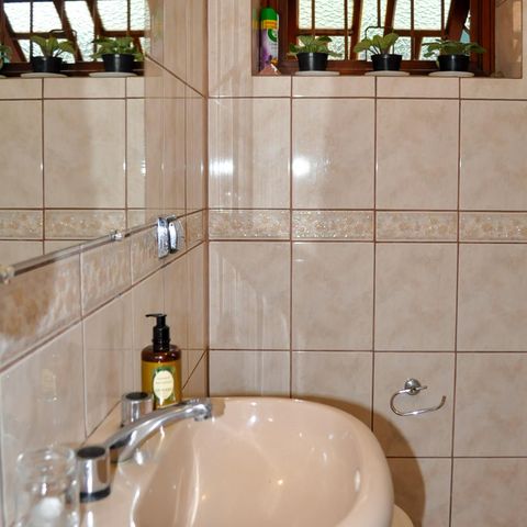 Casa à venda com 160m², 5 quartos e 2 vagas Casa à venda com 160m², 5 quartos e 2 vagasLavabo