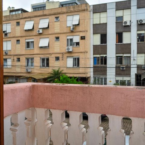 Casa à venda com 160m², 5 quartos e 2 vagas Casa à venda com 160m², 5 quartos e 2 vagasSacada Suíte 1