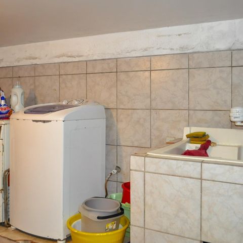 Casa à venda com 160m², 5 quartos e 2 vagas Casa à venda com 160m², 5 quartos e 2 vagasÁrea de Serviço