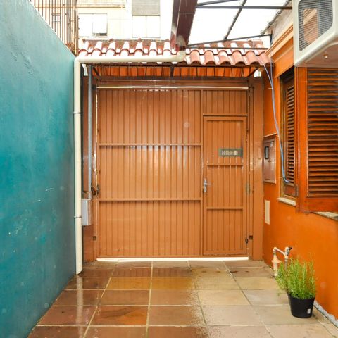 Casa à venda com 160m², 5 quartos e 2 vagas Casa à venda com 160m², 5 quartos e 2 vagasÁrea comum