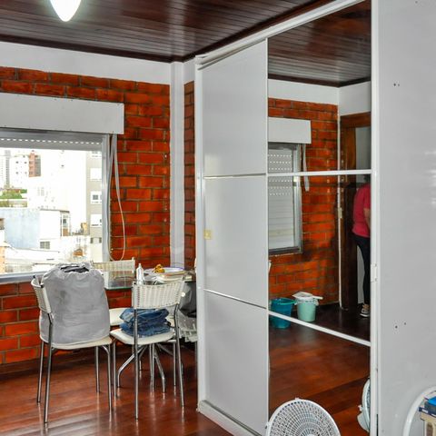Casa à venda com 160m², 5 quartos e 2 vagas Casa à venda com 160m², 5 quartos e 2 vagasSuíte 4