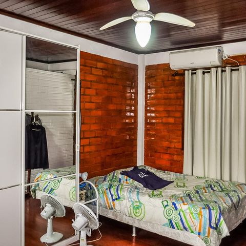 Casa à venda com 160m², 5 quartos e 2 vagas Casa à venda com 160m², 5 quartos e 2 vagasSuíte 4