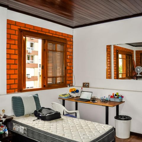 Casa à venda com 160m², 5 quartos e 2 vagas Casa à venda com 160m², 5 quartos e 2 vagasSuíte 5