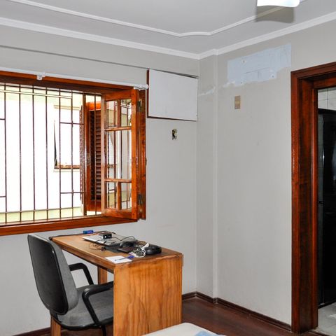 Casa à venda com 160m², 5 quartos e 2 vagas Casa à venda com 160m², 5 quartos e 2 vagasSuíte 3