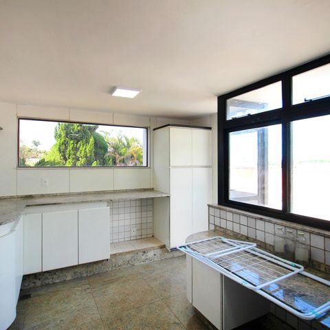 Casa à venda com 800m², 5 quartos e 10 vagasÁrea de Serviço