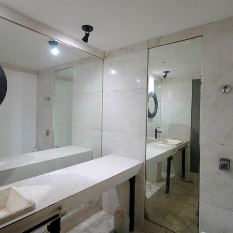 Casa à venda com 800m², 5 quartos e 10 vagasBanheoop Galpão
