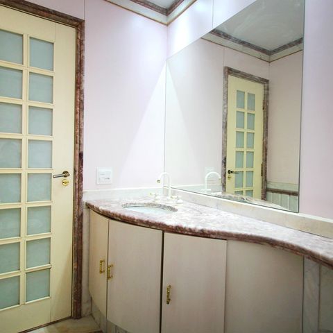 Casa à venda com 800m², 5 quartos e 10 vagasBanheiro da Suíte 2