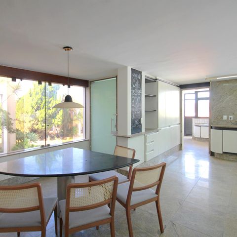 Casa à venda com 800m², 5 quartos e 10 vagasCozinha