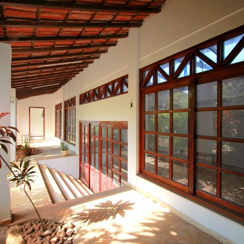 Casa à venda com 800m², 5 quartos e 10 vagasEntrada do galpão