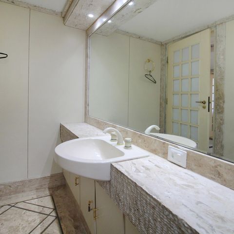 Casa à venda com 800m², 5 quartos e 10 vagasBanheiro