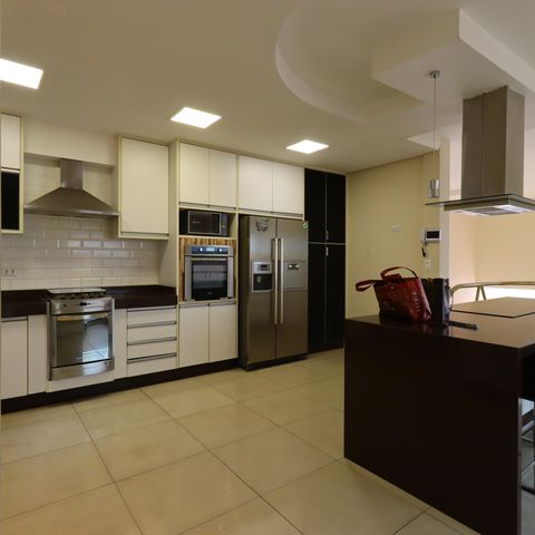 Casa à venda com 500m², 4 quartos e 4 vagasCozinha