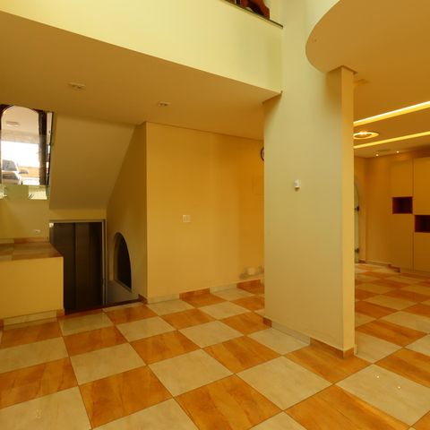Casa à venda com 500m², 4 quartos e 4 vagasSala