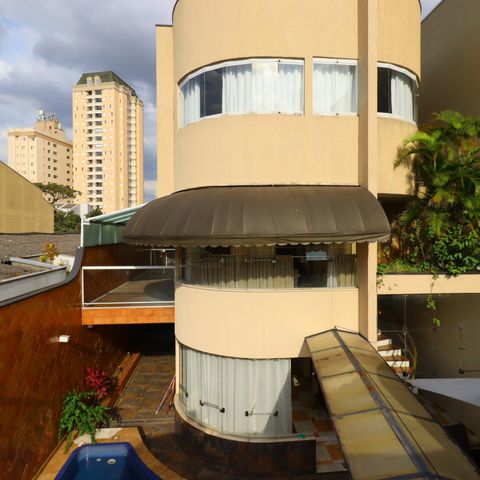 Casa à venda com 500m², 4 quartos e 4 vagasTerraço