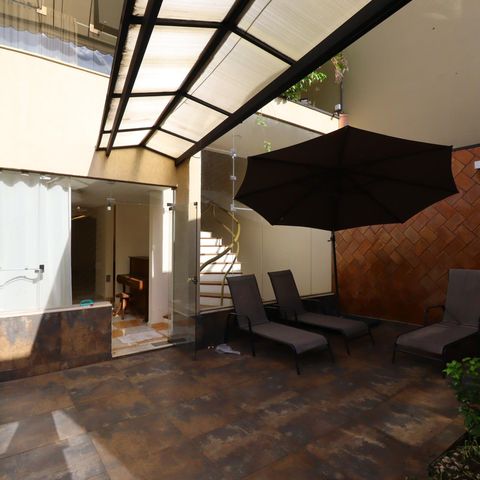 Casa à venda com 500m², 4 quartos e 4 vagasPiscina