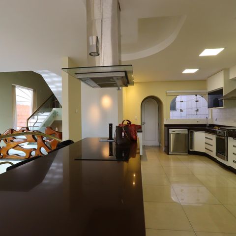 Casa à venda com 500m², 4 quartos e 4 vagasCozinha