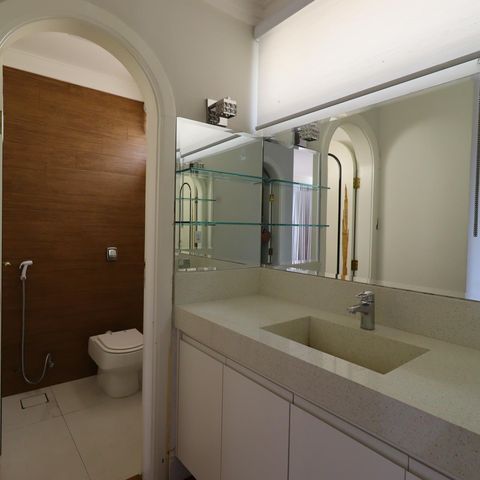 Casa à venda com 500m², 4 quartos e 4 vagasBanheiro da Suíte Master