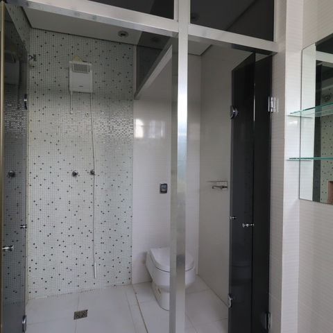 Casa à venda com 500m², 4 quartos e 4 vagasBanheiro da Suíte 2