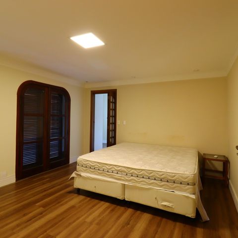 Casa à venda com 500m², 4 quartos e 4 vagasSuíte 1