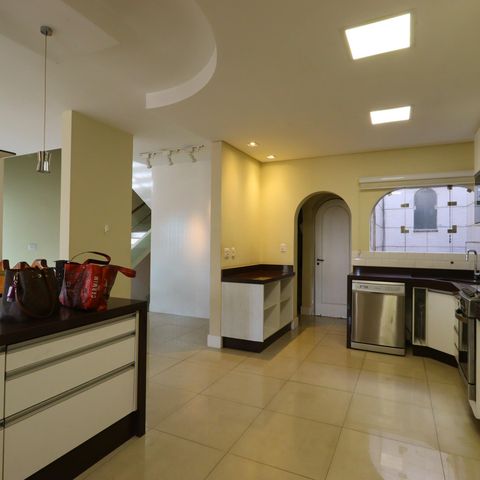 Casa à venda com 500m², 4 quartos e 4 vagasCozinha