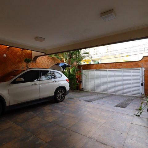 Casa à venda com 500m², 4 quartos e 4 vagasGaragem