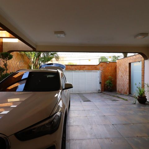 Casa à venda com 500m², 4 quartos e 4 vagasGaragem