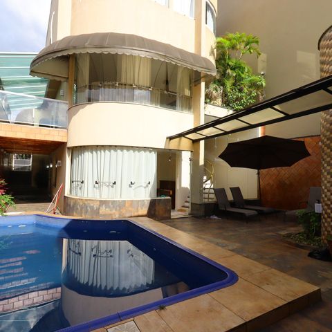 Casa à venda com 500m², 4 quartos e 4 vagasPiscina