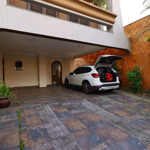 Casa à venda com 500m², 4 quartos e 4 vagasGaragem
