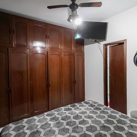 Casa à venda com 846m², 4 quartos e 3 vagas Casa à venda com 846m², 4 quartos e 3 vagasSuíte