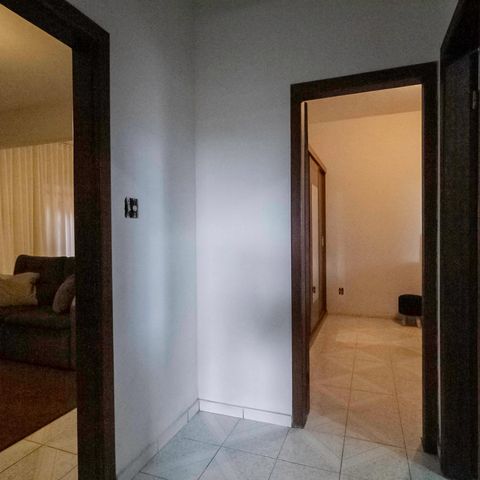 Casa à venda com 846m², 4 quartos e 3 vagas Casa à venda com 846m², 4 quartos e 3 vagasCorredor