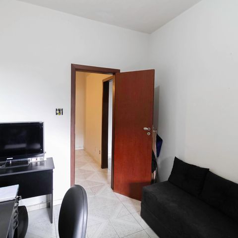 Casa à venda com 846m², 4 quartos e 3 vagas Casa à venda com 846m², 4 quartos e 3 vagasQuarto 3