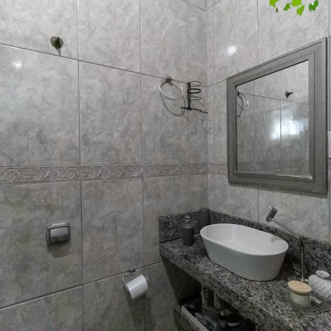 Casa à venda com 846m², 4 quartos e 3 vagas Casa à venda com 846m², 4 quartos e 3 vagasBanheiro social