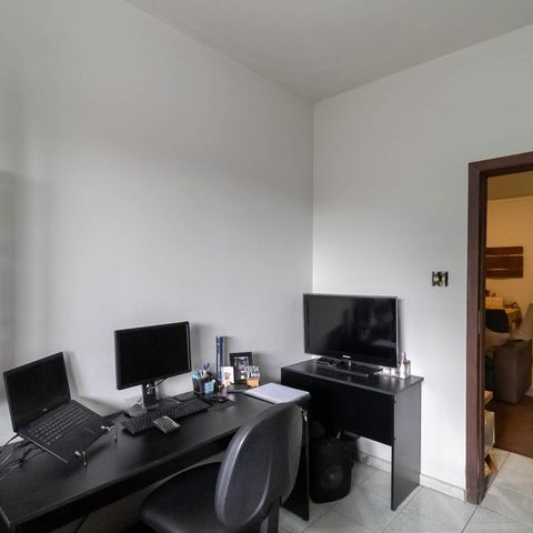 Casa à venda com 846m², 4 quartos e 3 vagas Casa à venda com 846m², 4 quartos e 3 vagasQuarto 3