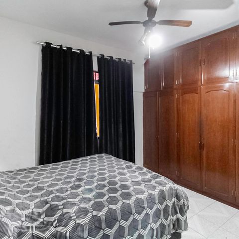 Casa à venda com 846m², 4 quartos e 3 vagas Casa à venda com 846m², 4 quartos e 3 vagasSuíte