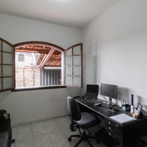 Casa à venda com 846m², 4 quartos e 3 vagas Casa à venda com 846m², 4 quartos e 3 vagasQuarto 3