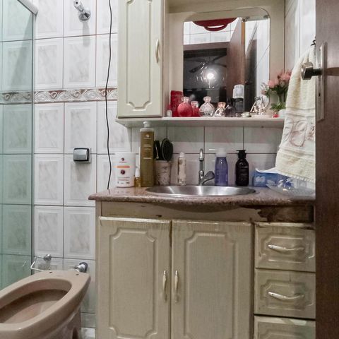 Casa à venda com 846m², 4 quartos e 3 vagas Casa à venda com 846m², 4 quartos e 3 vagasBanheiro da suíte