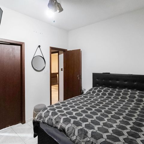 Casa à venda com 846m², 4 quartos e 3 vagas Casa à venda com 846m², 4 quartos e 3 vagasSuíte