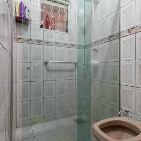 Casa à venda com 846m², 4 quartos e 3 vagas Casa à venda com 846m², 4 quartos e 3 vagasBanheiro da suíte