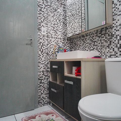 Casa à venda com 110m², 2 quartos e 1 vagaBanheiro