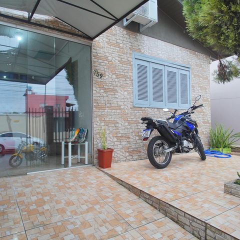 Casa à venda com 110m², 2 quartos e 1 vagaÁrea externa
