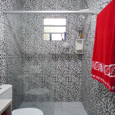 Casa à venda com 110m², 2 quartos e 1 vagaBanheiro