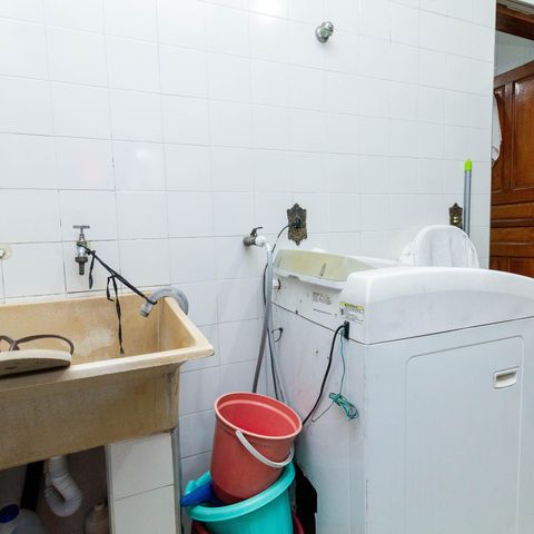 Casa à venda com 241m², 4 quartos e 6 vagas Casa à venda com 241m², 4 quartos e 6 vagasÁrea de Serviço