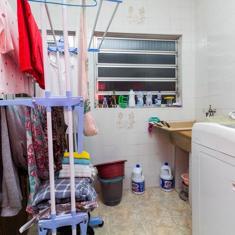 Casa à venda com 241m², 4 quartos e 6 vagas Casa à venda com 241m², 4 quartos e 6 vagasÁrea de Serviço