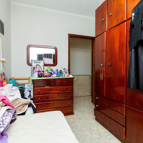 Casa à venda com 241m², 4 quartos e 6 vagas Casa à venda com 241m², 4 quartos e 6 vagasQuarto 2