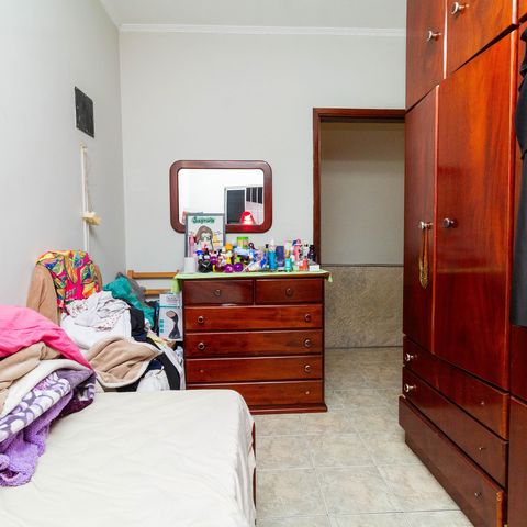 Casa à venda com 241m², 4 quartos e 6 vagas Casa à venda com 241m², 4 quartos e 6 vagasQuarto 2