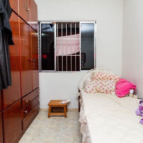 Casa à venda com 241m², 4 quartos e 6 vagas Casa à venda com 241m², 4 quartos e 6 vagasQuarto 2